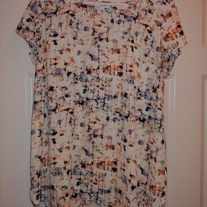 Liz Lange maternity shirt